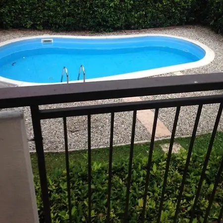 Con Piscina E Giardino Privati شقة *